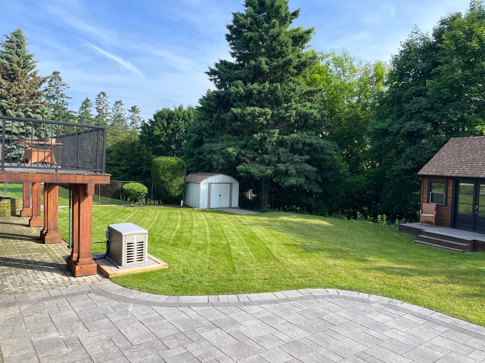 Seasonal lawn program in North York — fertilization and care