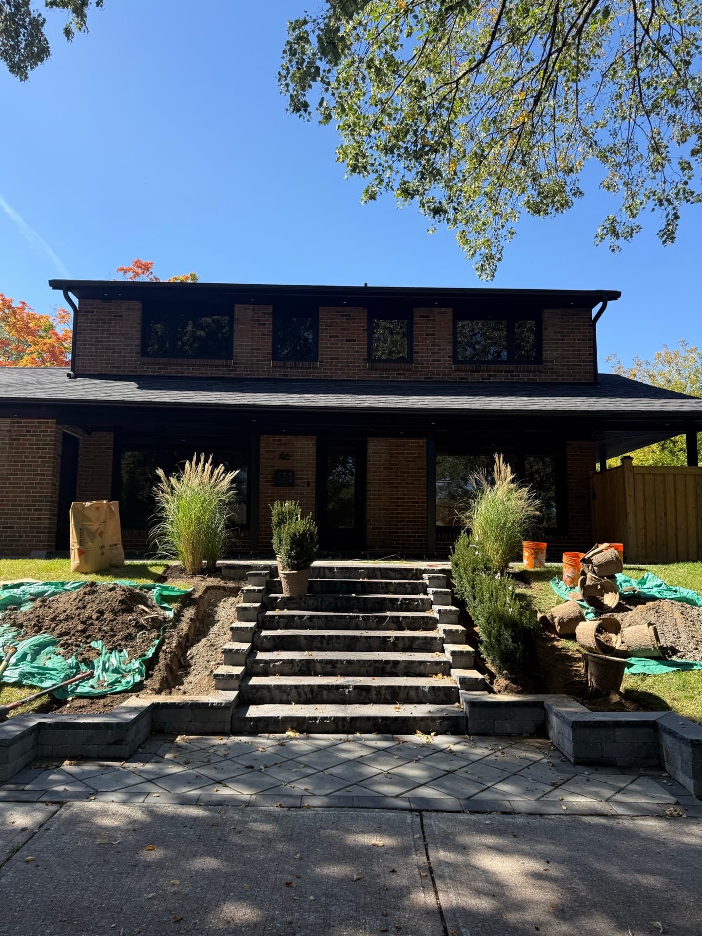 Fall cleanup in Pickering — leaf removal and final cut