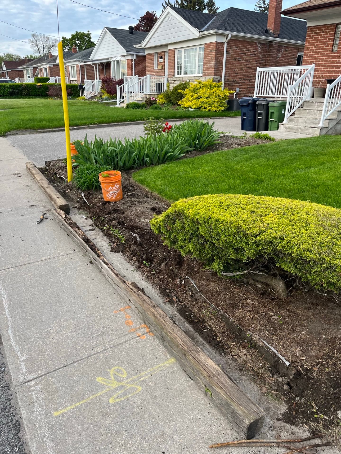 Professional landscaping in Pickering Ontario — lawn care and interlocking by Dawn Till Dusk